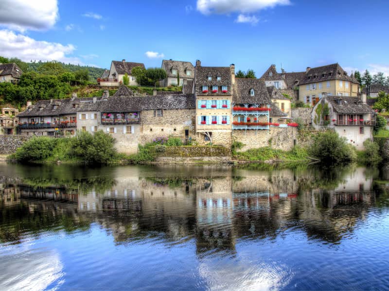 Propriétés le long Français lac