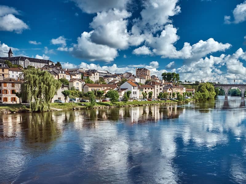 Français propriétés au bord du lac