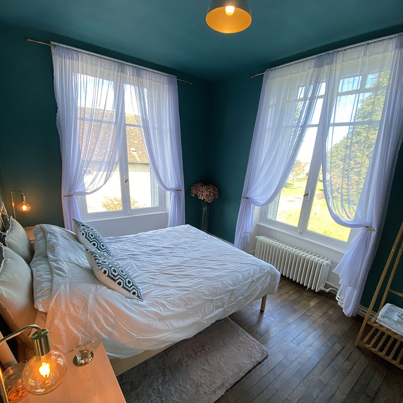 King size bed in the Moët Room