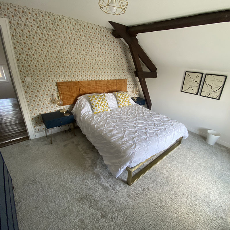Single bed and clothing storage